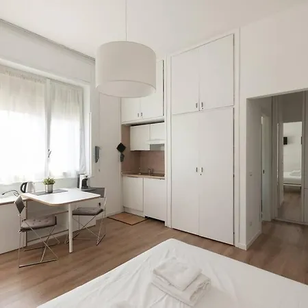 Youhosty - Garibaldi72 Apartment