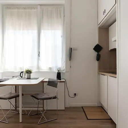 Youhosty - Garibaldi72 Apartment